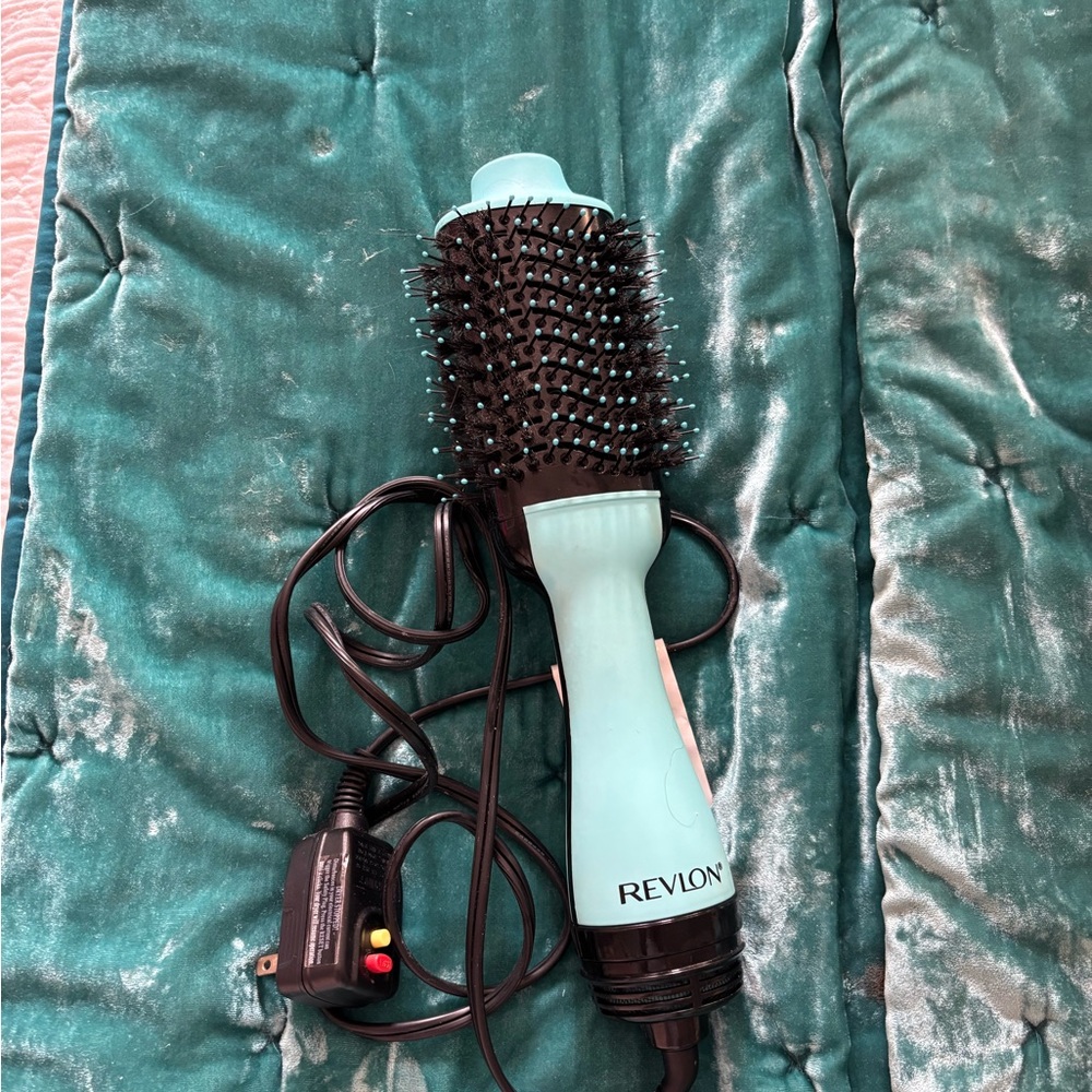 Revlon Aqua/Turquoise Hot Air Styling Brush